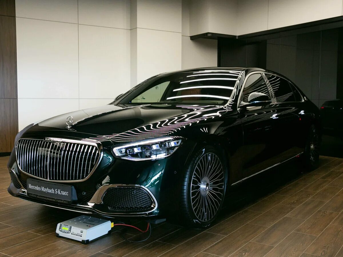 2025 Mercedes-Maybach EQS 680 - A Glamorous Electric SUV - YouTube