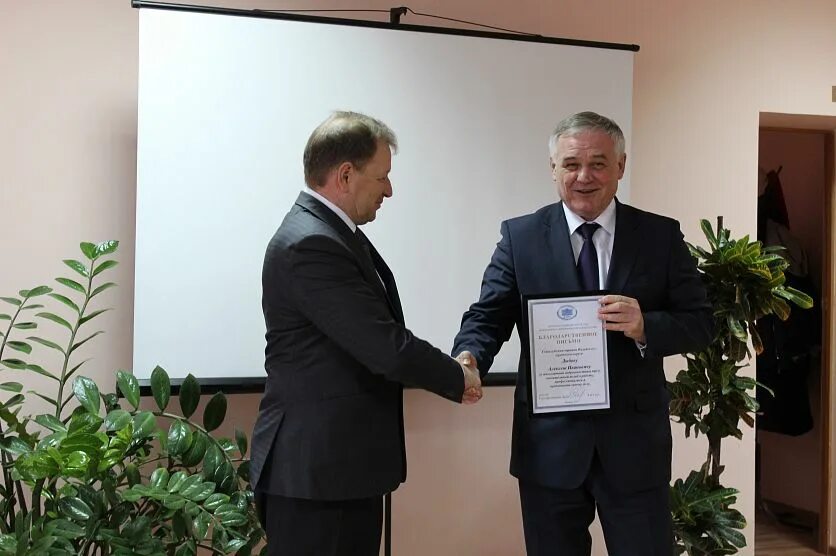 Станция валуйки. Валуйки поколение. Поколение валуйки телефон. Поколение валуйки телефон. Мирошник губкин.