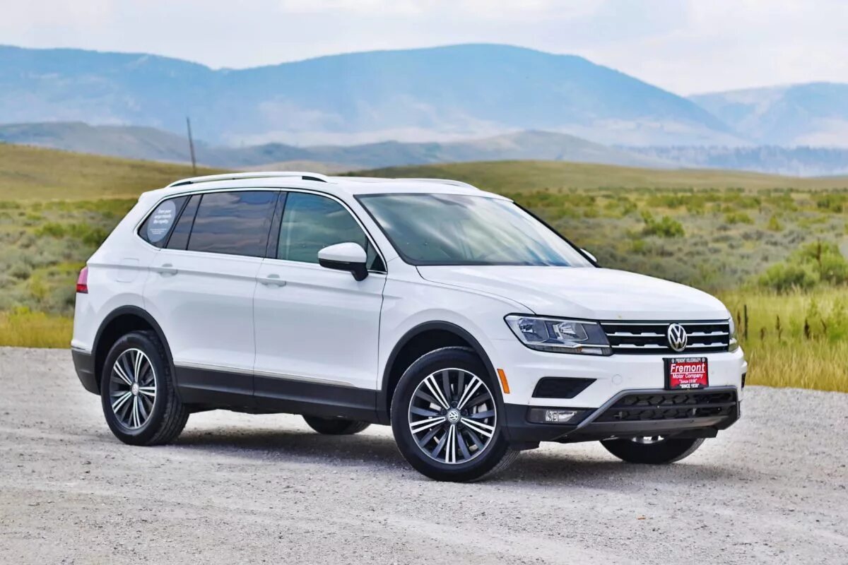 Тигуан лошади. Volkswagen tiguan long. volkswagen tiguan 2018 диски. фольксваген тигуан лонг 2019. тигуан 2025 лонг.