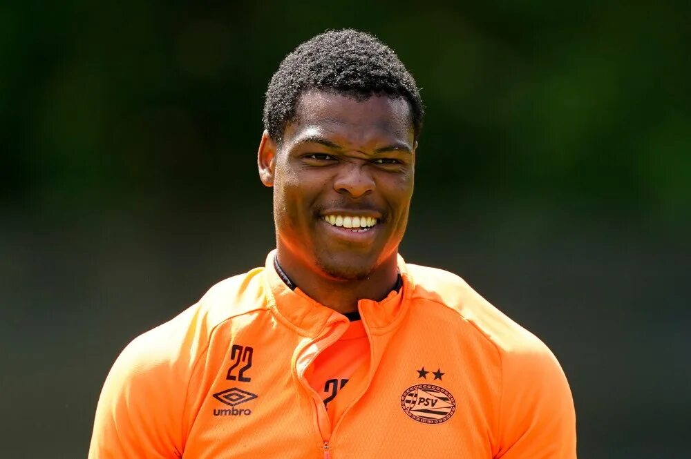 дензел дюмфрис чм-2022. дензел думфрис футболист. дензел думфрис. дензел думфрис. Dumfries футболист.