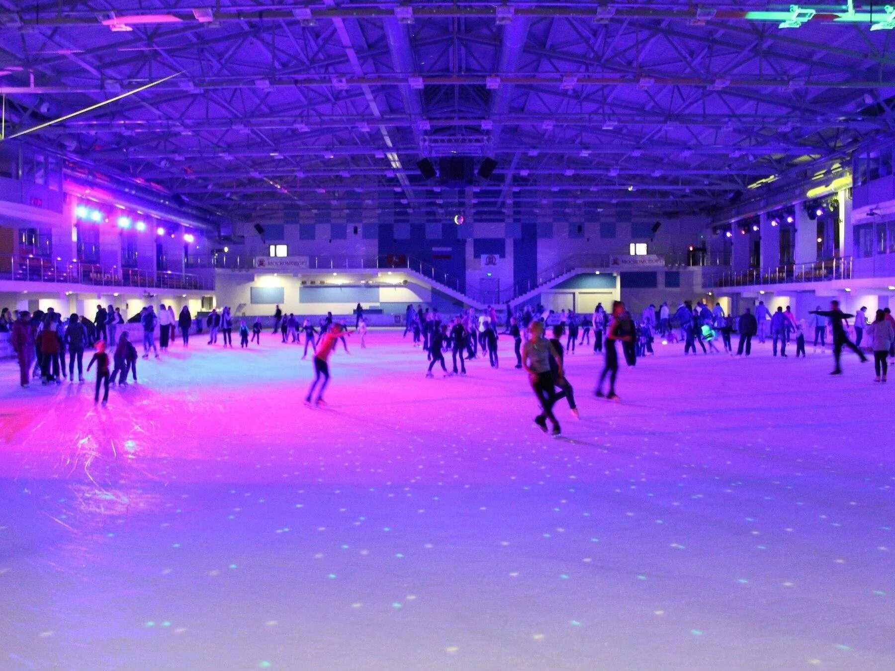 Каток Великий Новгород ледовая Арена. Каток в Ледовом Дворце СПБ. Ice Rink каток. Ледяная Арена Великий Новгород. Под ледовый