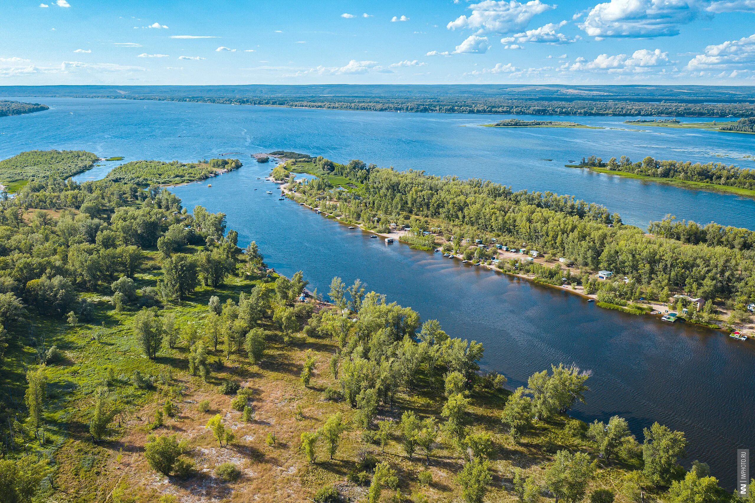 Самая большая река европы в россии. Волга река. Волга Ривер Самара. Могучая река Волга.