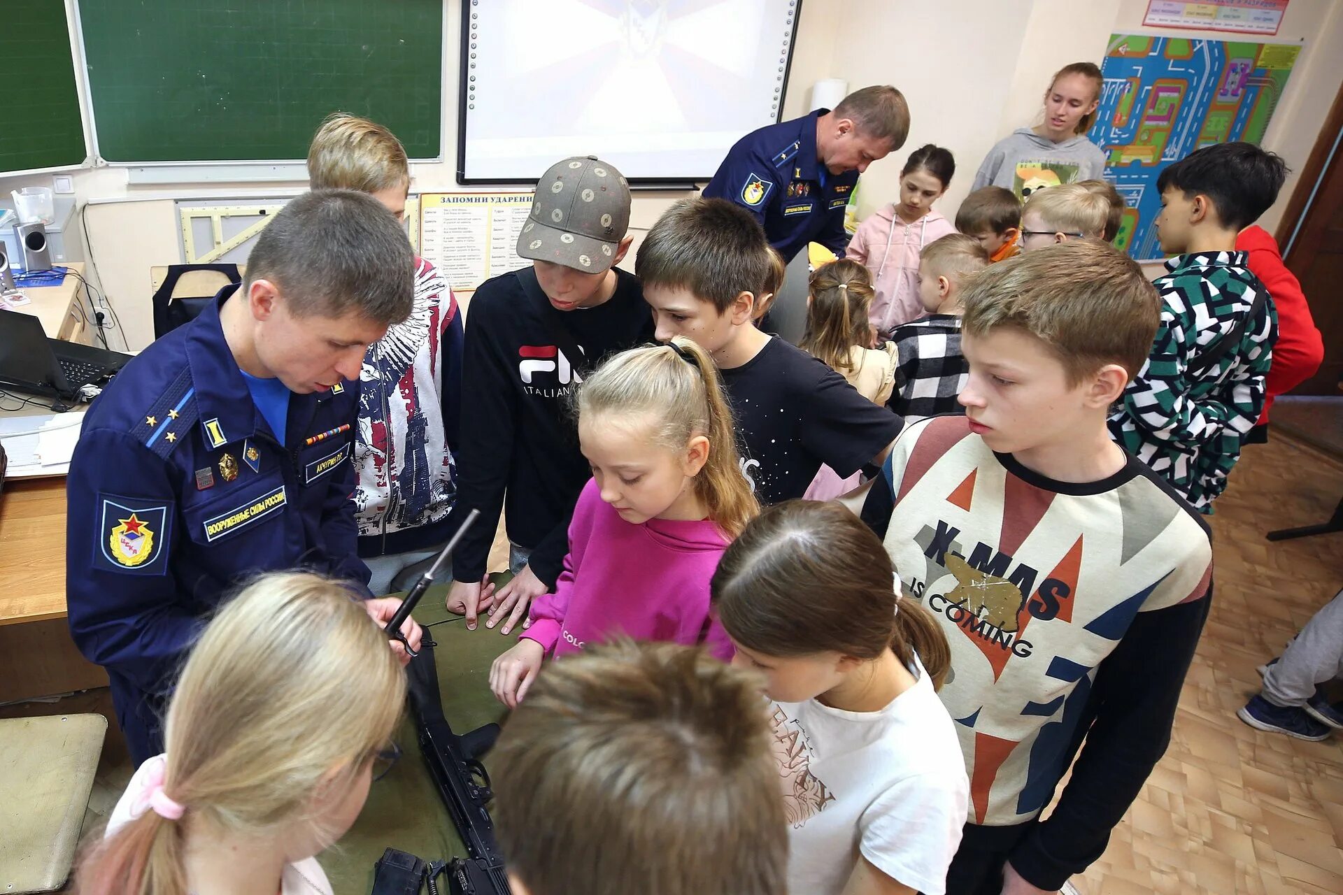 Уроки патриотизма. Патриотические мероприятия для детей старших классов. Уроки в лицее. Самарский спортивный лицей коллаж. Патриотические уроки в школе