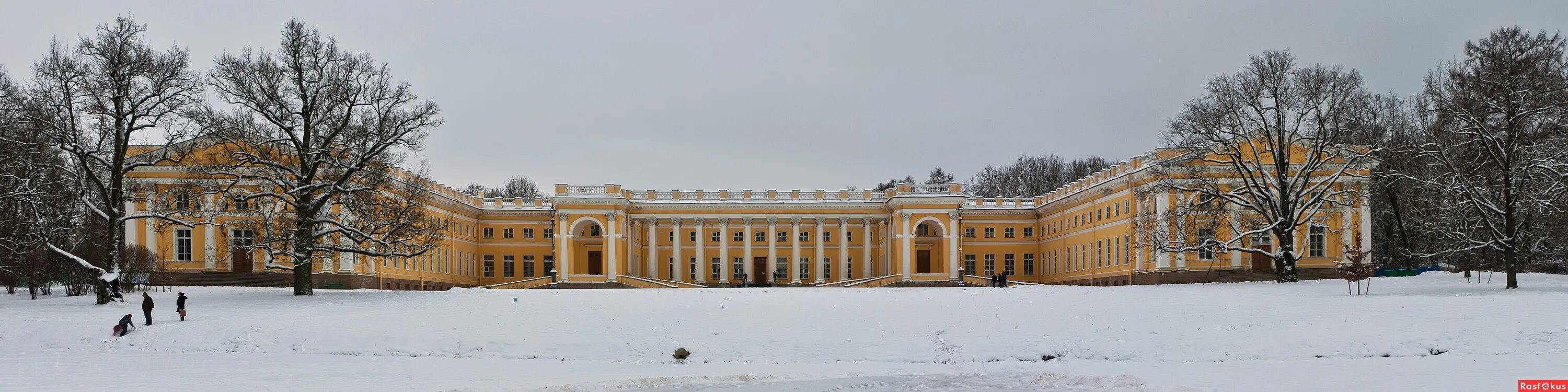 Александровский дворец сайт. Александровский дворец в Санкт-Петербурге. Александровский дворец Пушкин. Александровский дворец в Санкт-Петербурге зимой. Александровский дворец в Царском селе сверху.