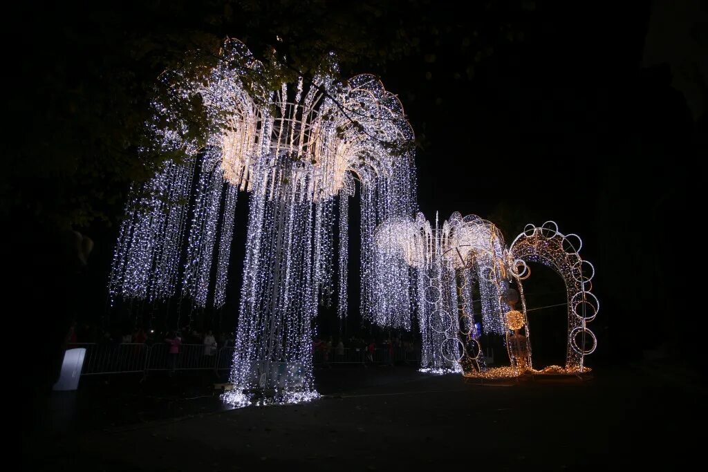 Инсталляция на вднх. Парк акведук зимой 2022. Новогодняя инсталляция сша. Вднх инсталляции. Инсталляция сердце.
