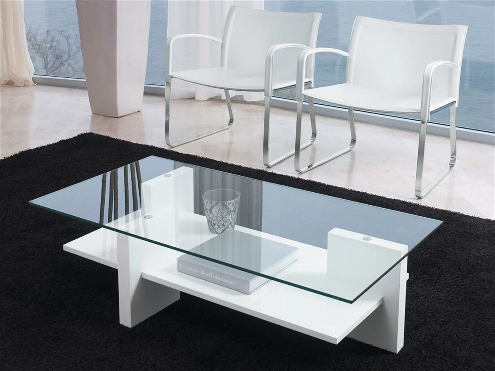 Большой стеклянный стол. Столик журнальный зеркальный. Кофейный столик в стиле контемпорари. Стеклянная мебель. Стол журнальный стеклянный овальный.