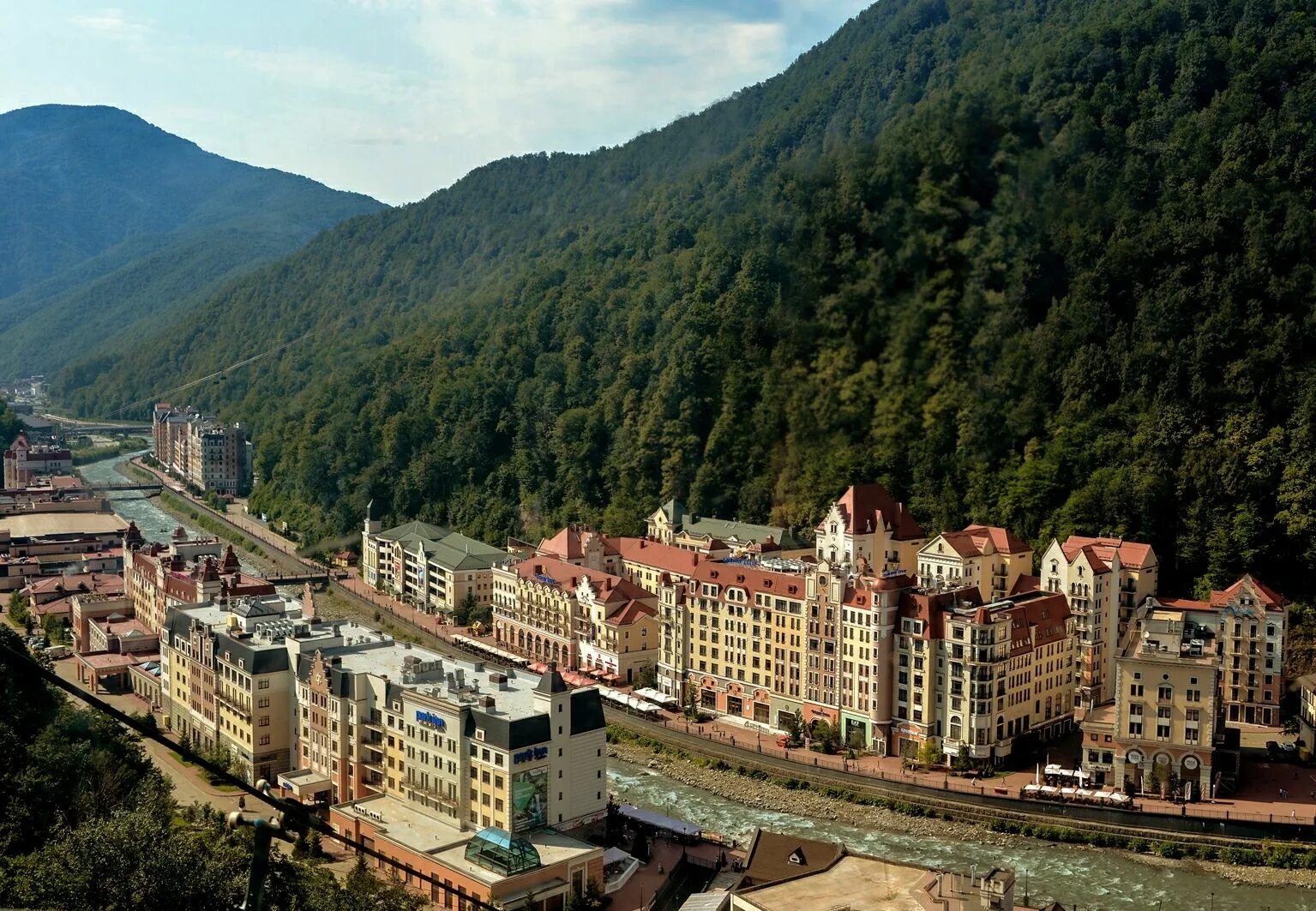 Поляны сейчас. Сочинская красная поляна. Красная поляна сочи. Красная поляна сейчас. Поляны сейчас.