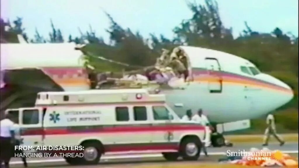 Расследование авиакатастроф 3. Расследования авиакатастроф 2014. Boeing 767 egyptair. Смертельные границы расследование авиакатастроф. Авиакатастрофы расследование все выпуски видео смотреть.