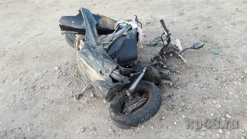 Ясиноватая обстрел. Разбомбленный мост в югославии. 18 сломали. Разрушенный мост. Разбитый черный хундай н-1 дтп.