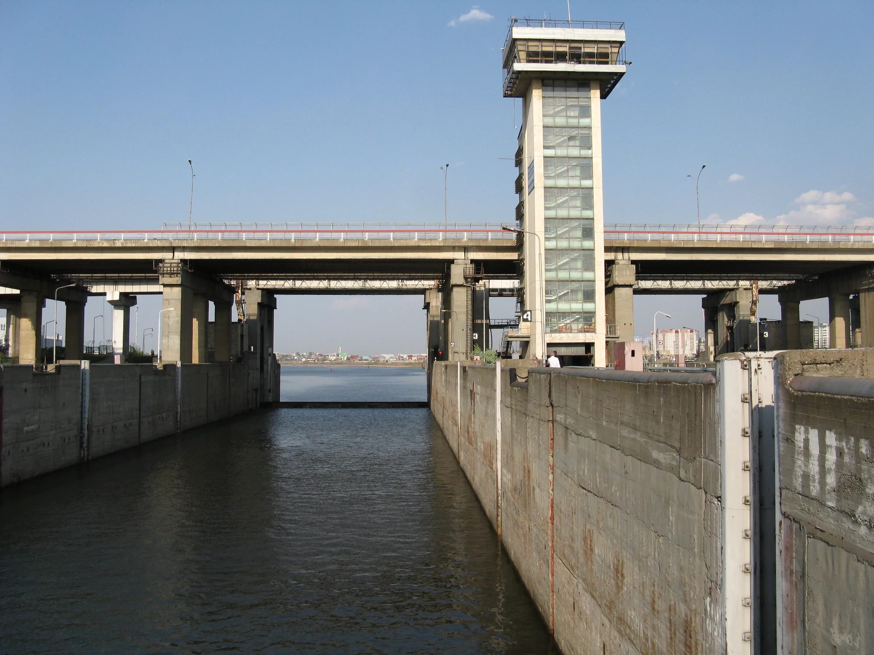 Мост гэс набережные челны. Нижнекамск набережная камы. Нижнекамская гэс набережные челны. Кама гэс челны. Нижнекамская гэс водохранилище.
