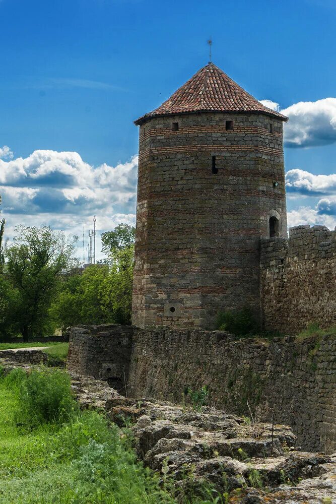 Фото девичий башня. Девичья башня Аккерман. Аккерманская Измаил крепость. Девичья башня крепость. Белгород-Днестровский достопримечательности.