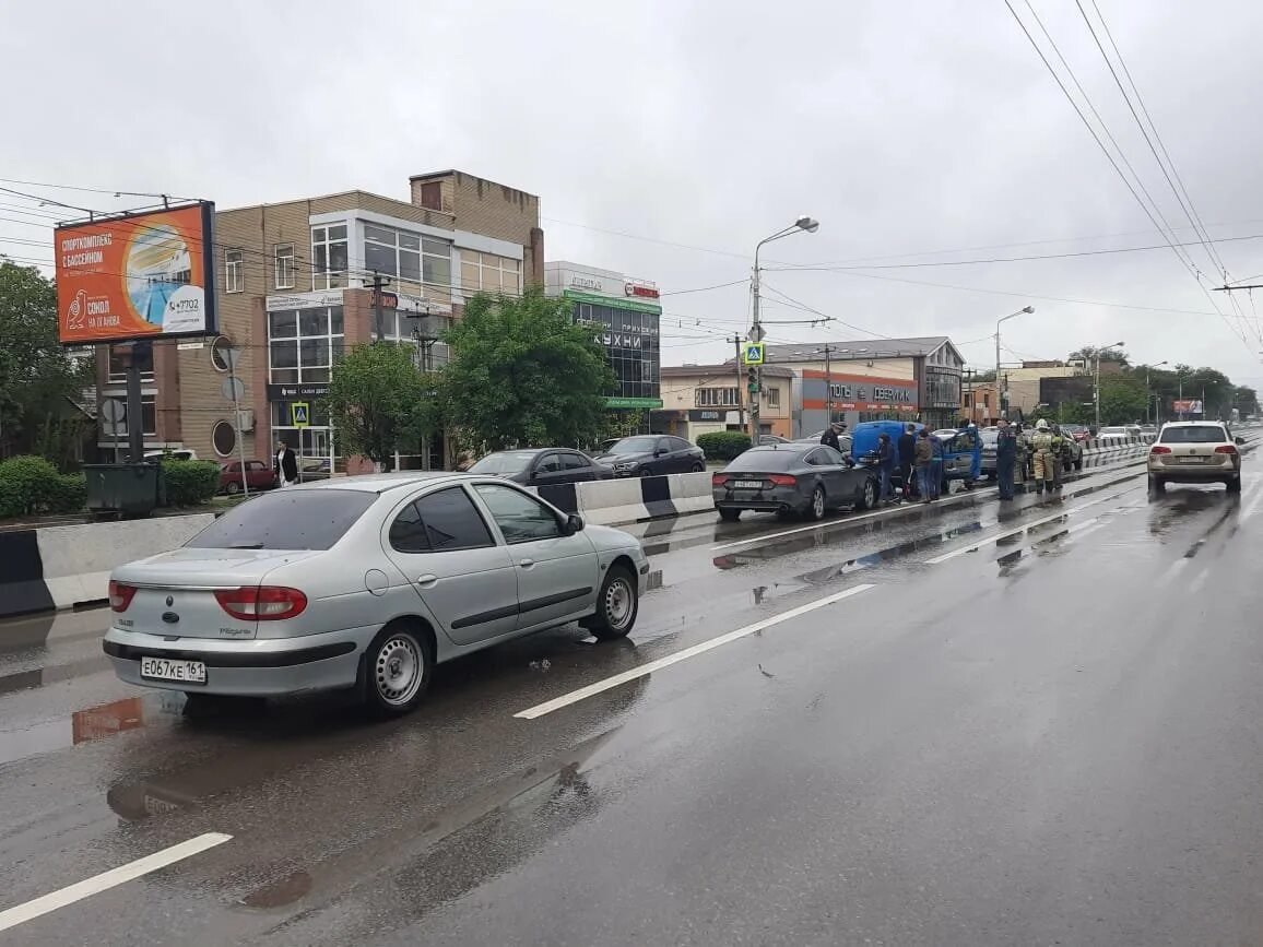 Ростов происшествия сегодня. Проспект Стачки Ростов. Авария на стачках в Ростове на Дону. ДТП пр Стачки Ростов 05.09.2022. Машины в Ростове.