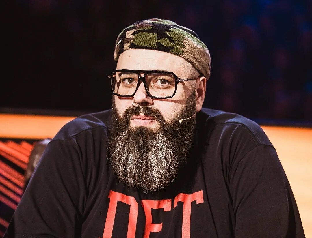 Продюсер макса. Продюсер макса. Продюсер макса. Макс фадеев сейчас 2022. Продюсер макс фадеев.