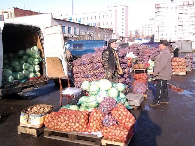 Усадьба куршакова малмыж кировская. Универмаг малмыж. Тандем малмыж. Универмаг малмыж. Малмыж рынок сельхоз рынок.