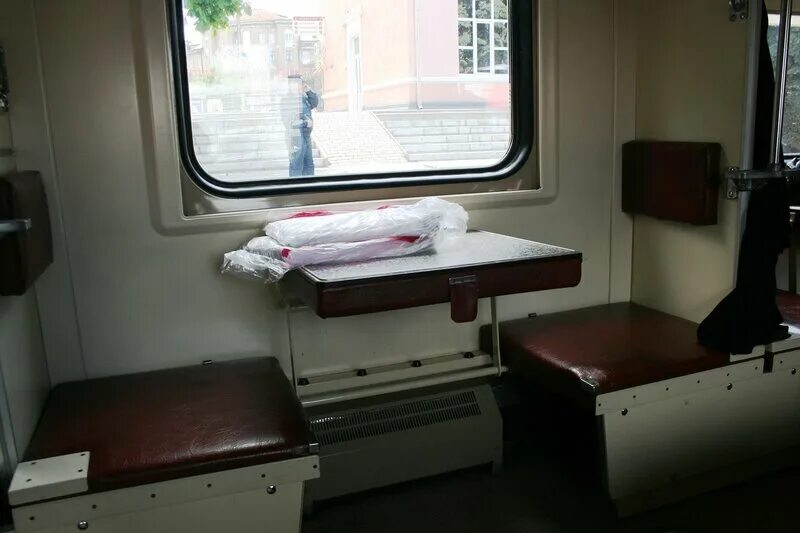 вагон плацкарт боковая полка. плацкартный вагон боковое нижнее. верхняя боковая полка ржд 2022. купе ржд 2021. купе верхняя полка фпк.