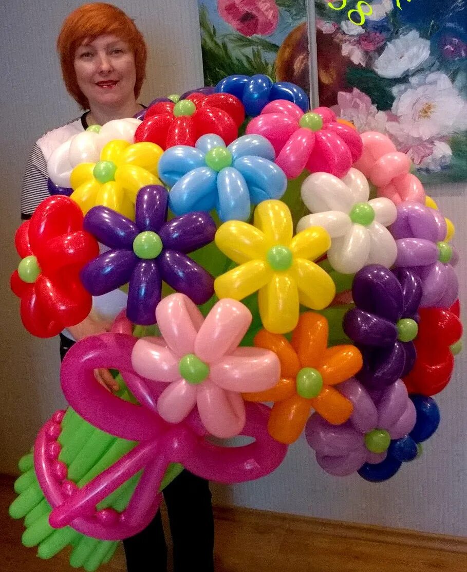Доставка шаров омск. Огромный букет и шары. Фирмы воздушных шаров. Букет из шаров Омск. Воздушные шары Омск.