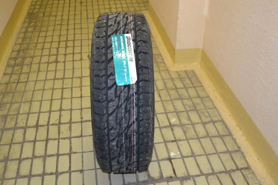 Купить летнюю 265 65 r17. Bridgestone Dueler a/t 697 265/65 r17. 265/65 R17. 265 65 17 Bridgestone at. Bridgestone Dueler a/t 265/65 r17.