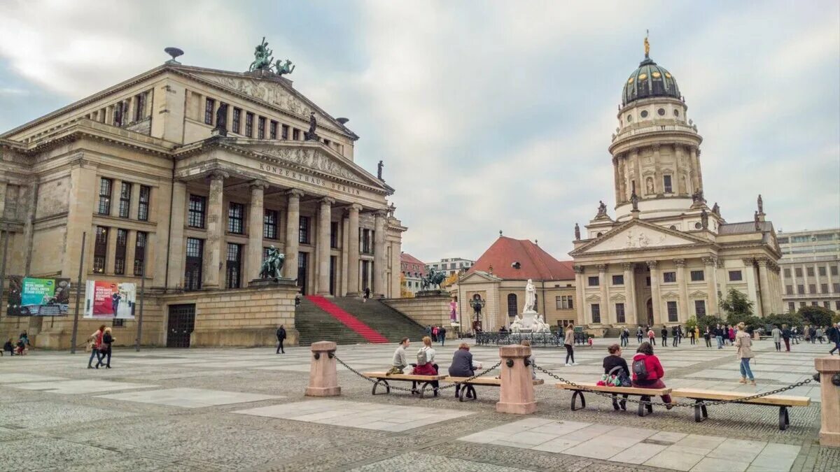 Gendarmenmarkt в берлине. Берлин территория. Берлин площадь жандарменмаркт. Жандарменмаркт берлин. Жандармский рынок в берлине.