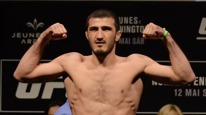 Рамазан темиров ufc. Рамазан эмеев. гамзатов боец юфс. эмеев боец юфс с дагестана. дагестанские бойцы в ufc.