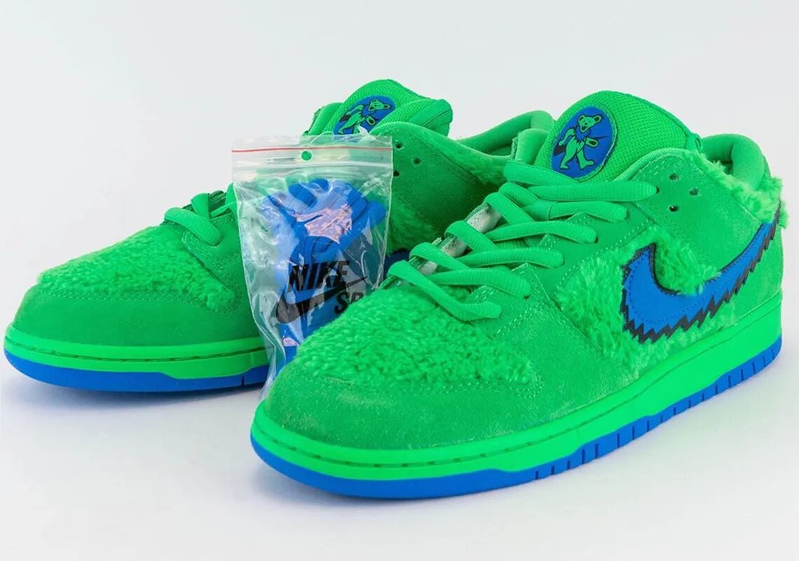 Nike Dunk SB Low Green 2020. Nike SB Dunk Low зеленые. Nike SB Dunk Low Green Bear. Nike SB Dunk grateful Dead Green. Медведь найк