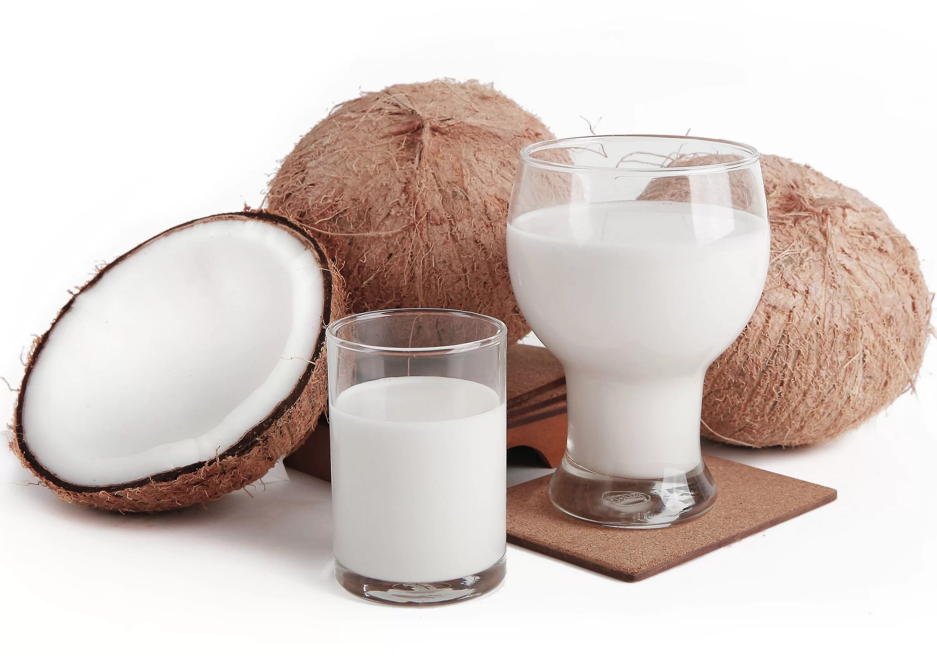 Можно ли кокосовое молоко в пост. Кокосовое молоко Coconut Milk. Коконут Милк молоко кокосовое. Молоко кокосовое Suree 400 мл. Кокосовое молоко в кокосе.