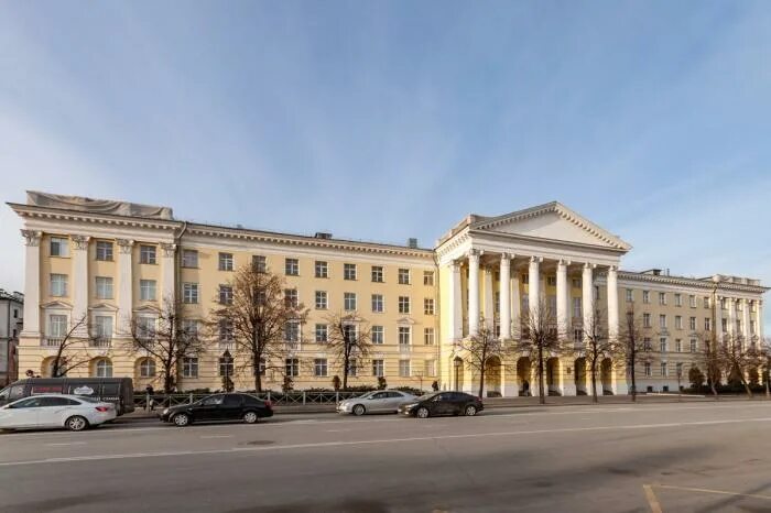 Химический институт имени бутлерова казань фото. Химический институт бутлерова. Кремлёвская 6 казань кфу. Химфак кфу казань. Казанский федеральный университет казань.