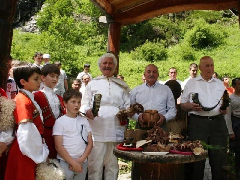 Северная Осетия застолье. Балдаран осетинский праздник. Реком праздник Северной Осетии. Куывд осетинский.