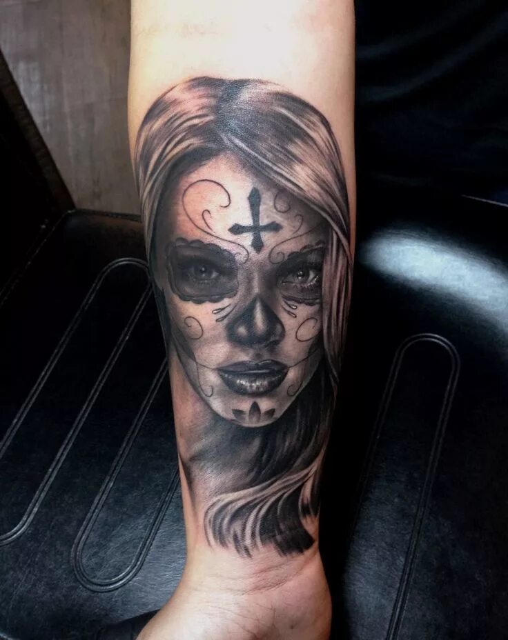 Тату девушка молится. Dead tattoo. Раймондо рамирес татуировки. Татуировка мертвая девушка. Dead tattoo.