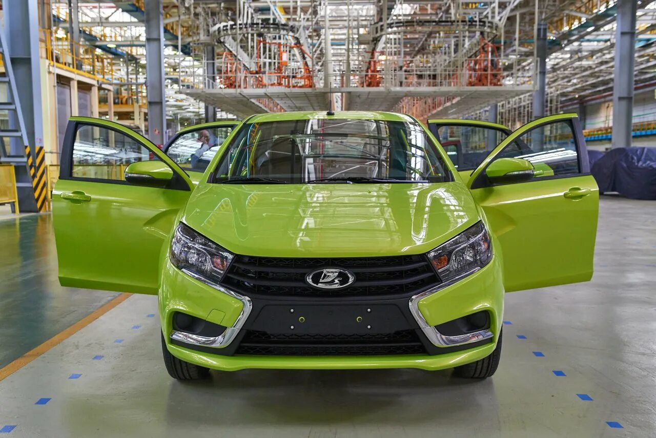 Лада новая модель 2021 xcode. Lada xray конвейер. Лада xray на выставке. Лада веста концепт 2021. Лада веста седан 2022.