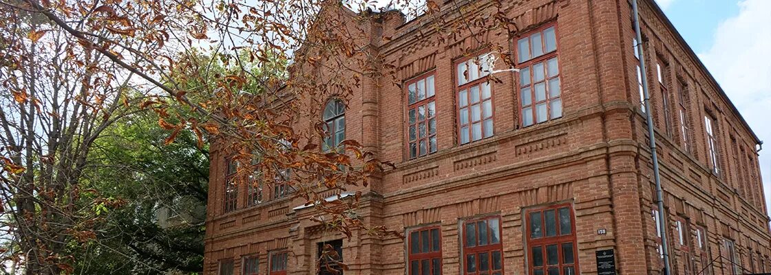 Брюховецкая больница. Брюховецкая краснодарский край. ст брюховецкая. достопримечательности брюховецкой. особняк купцов игнатовых брюховецкая.