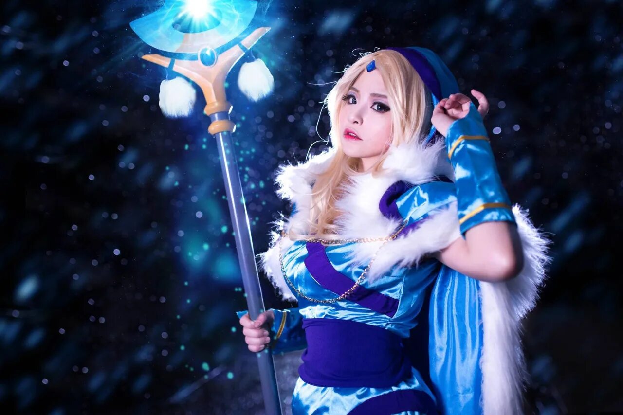 Crystal Maiden Dota 2. Crystal Maiden Dota 2 косплей. Кристал мейден косплей.