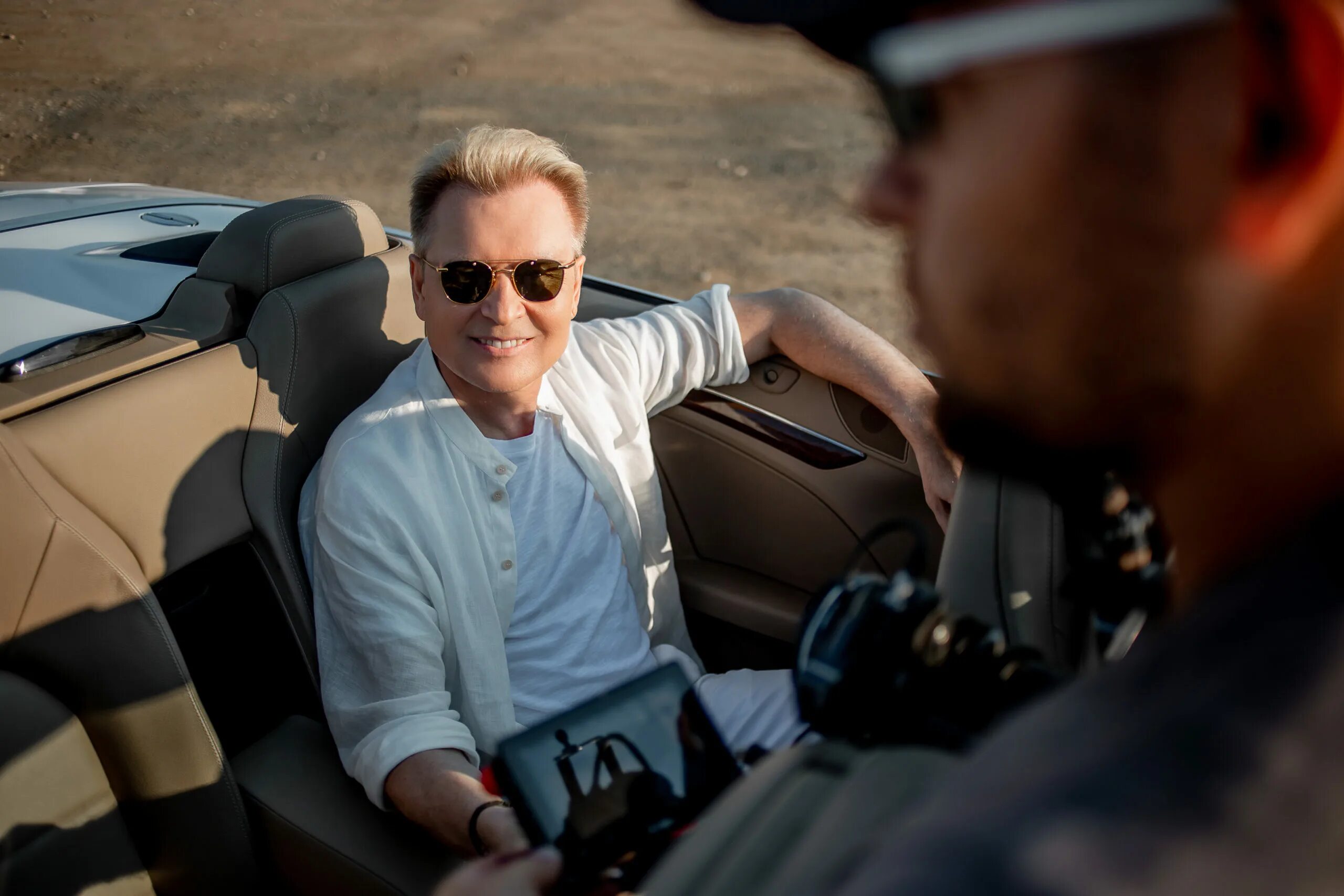 улыбка бога радуги клип. витас с розами. клип улыбка космос. Pizza улыбка девушка из клипа. клип улыбка.