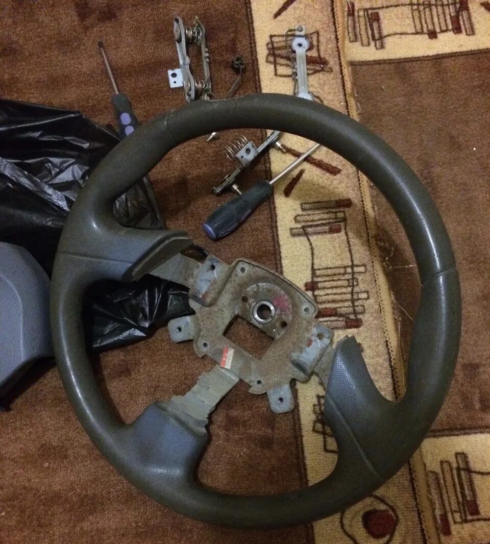 Разобрать рулевое колесо
