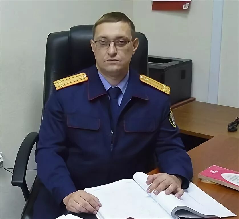 Следователь ОМВД России по Мостовскому району старший лейтенант юстиции Михаил М