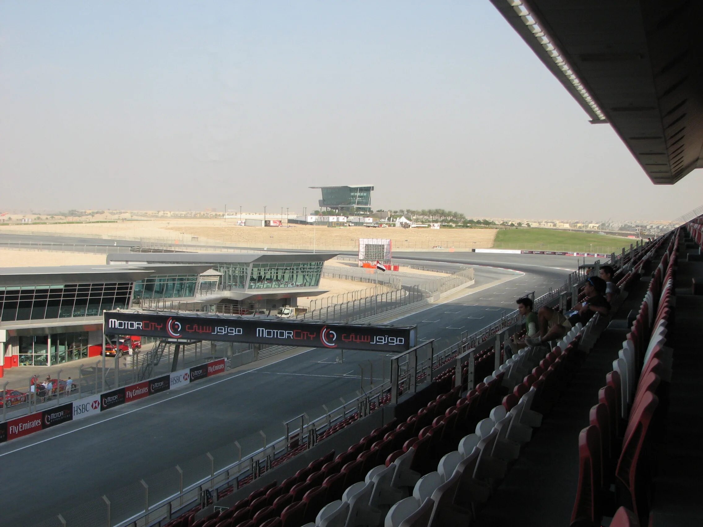 Дубай трасса. Dubai Autodrome. Автодром Дубаи Дубайский. Трасса Dubai Autodrome circuit. Дубай трасса формула 1.