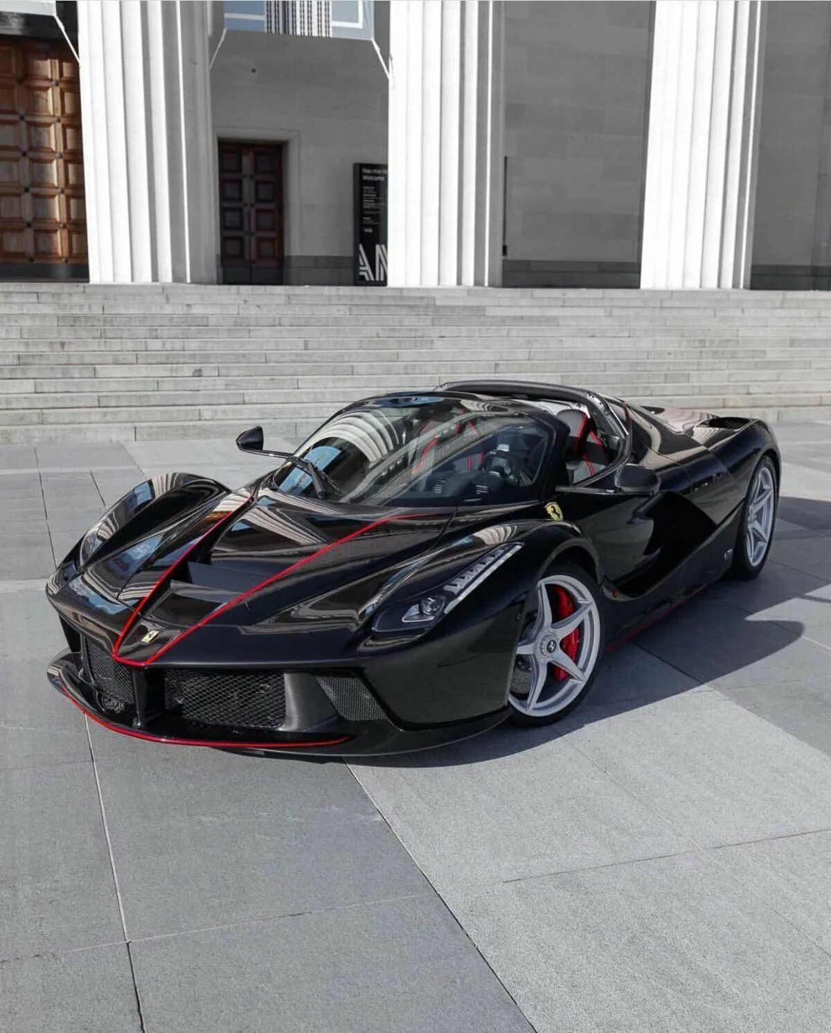 Ferrari f488 gtb. Автомобиль enzo ferrari. Л феррари. Феррари ла феррари. Zaz машина феррари.