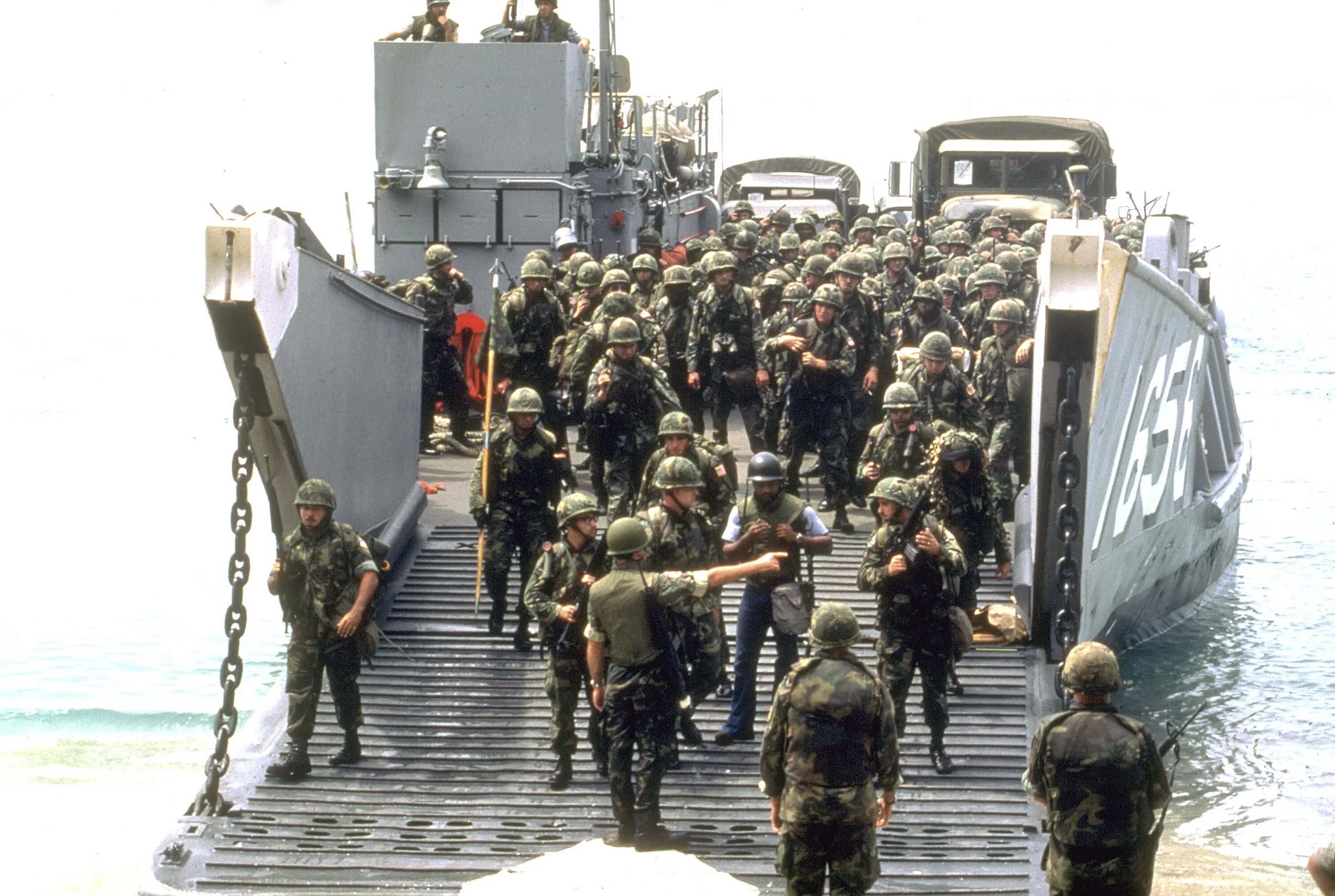 Американские нападения. Вторжение США на Гренаду 1983. Операция США В Гренаде 1983. США В Гренаде 1983. Вторжение США на Гренаду.