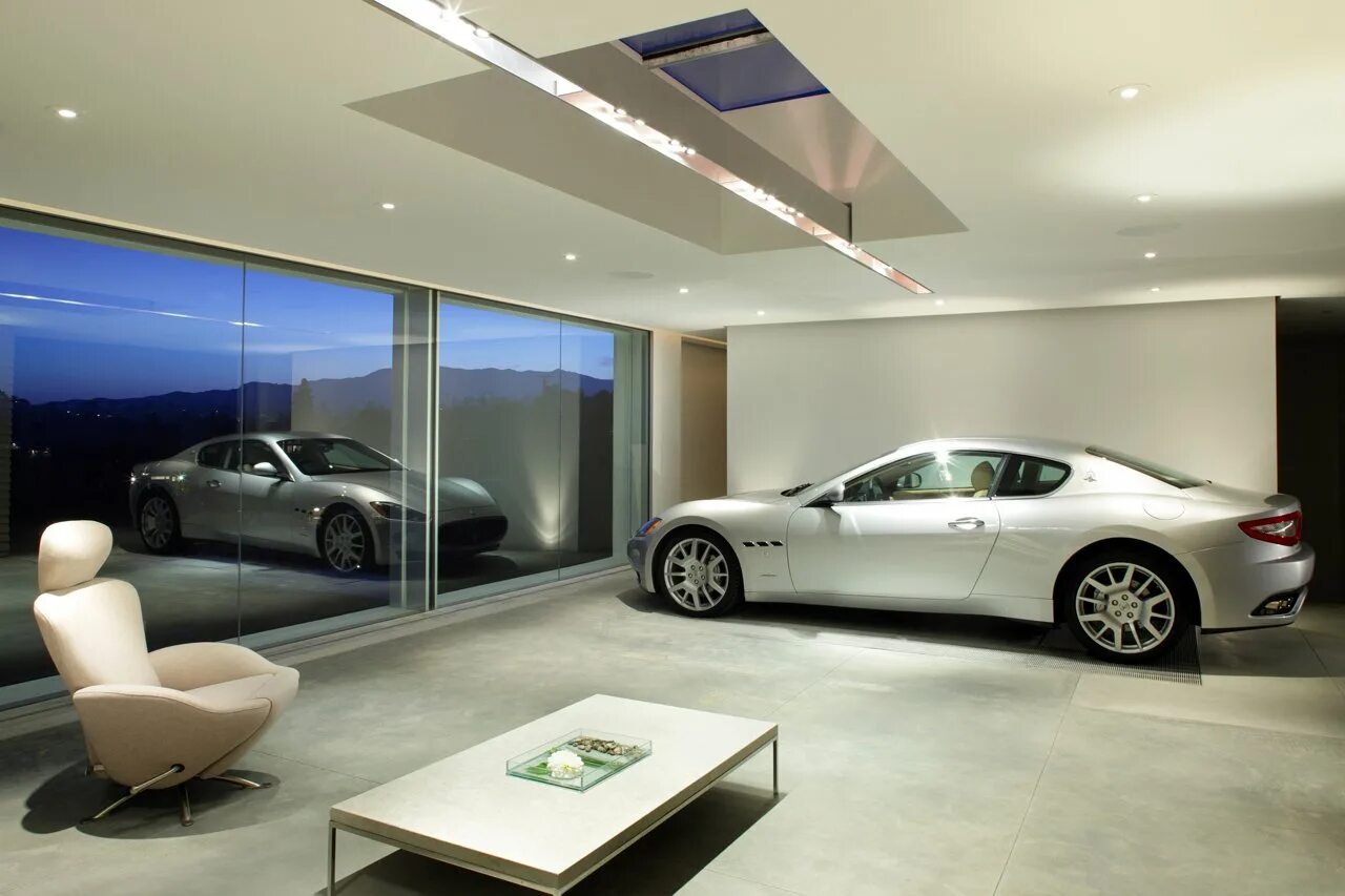 Красивый гараж. Современный гараж. Автомобиль в комнате. Машина в гараже. Fast cars superstars reverend haus