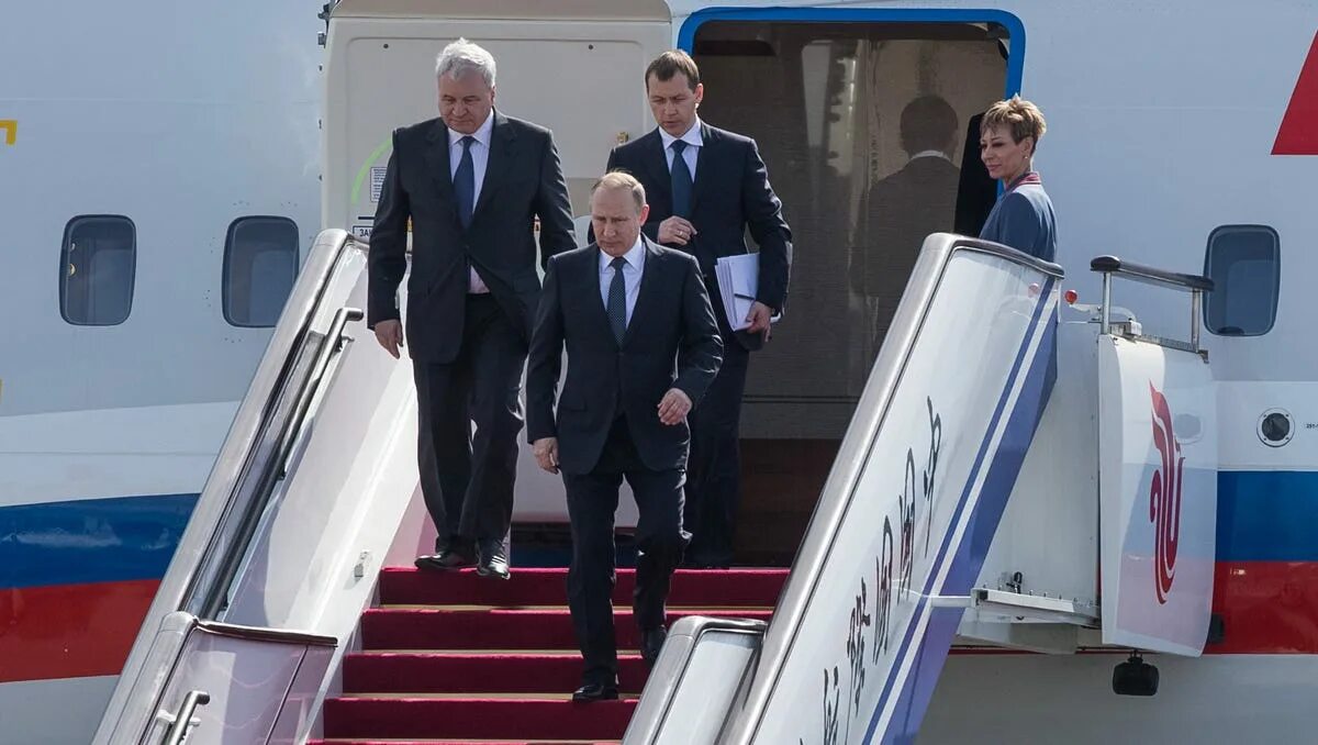 Борт 1 нетаньяху. Самолет путина борт президента. самолет путина борт номер 1. пилот борта номер 1 в россии.