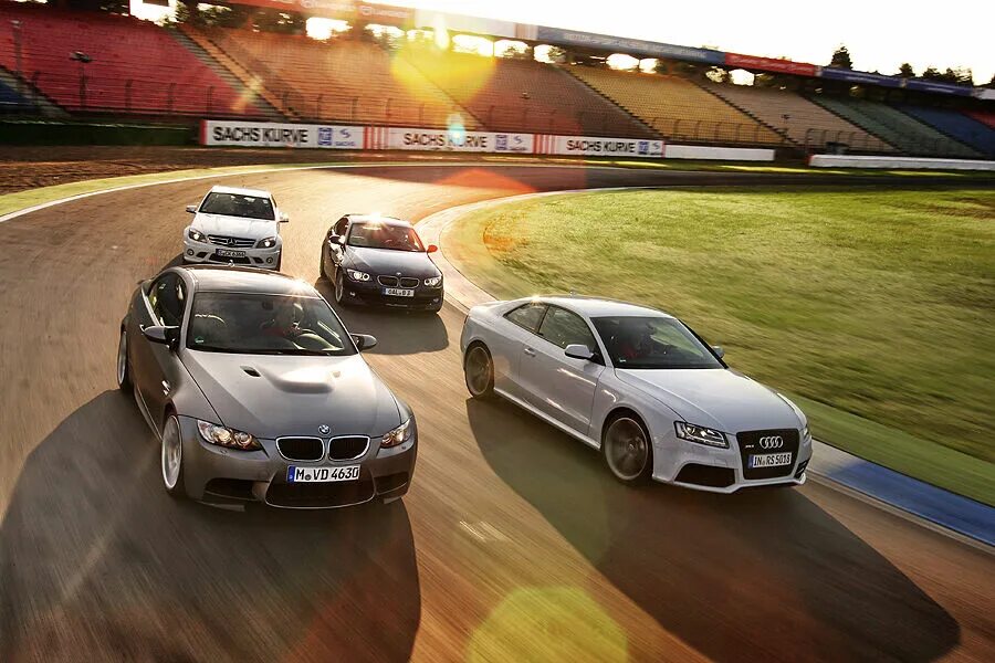 Бмв мерседес ауди порше бугатти. Бмв и мерседес. Bmw mercedes porsche. Porsche panamera vs bmw. Бмв ауди мерседес купе.