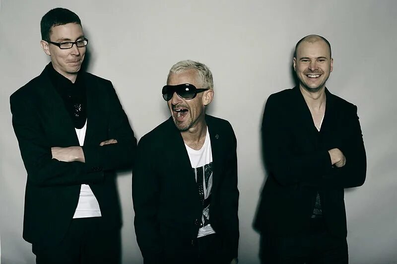 Less beyond. Группа above &amp; beyond. пааво сильямяки. above beyond вокалистки. above and beyond альбомы.