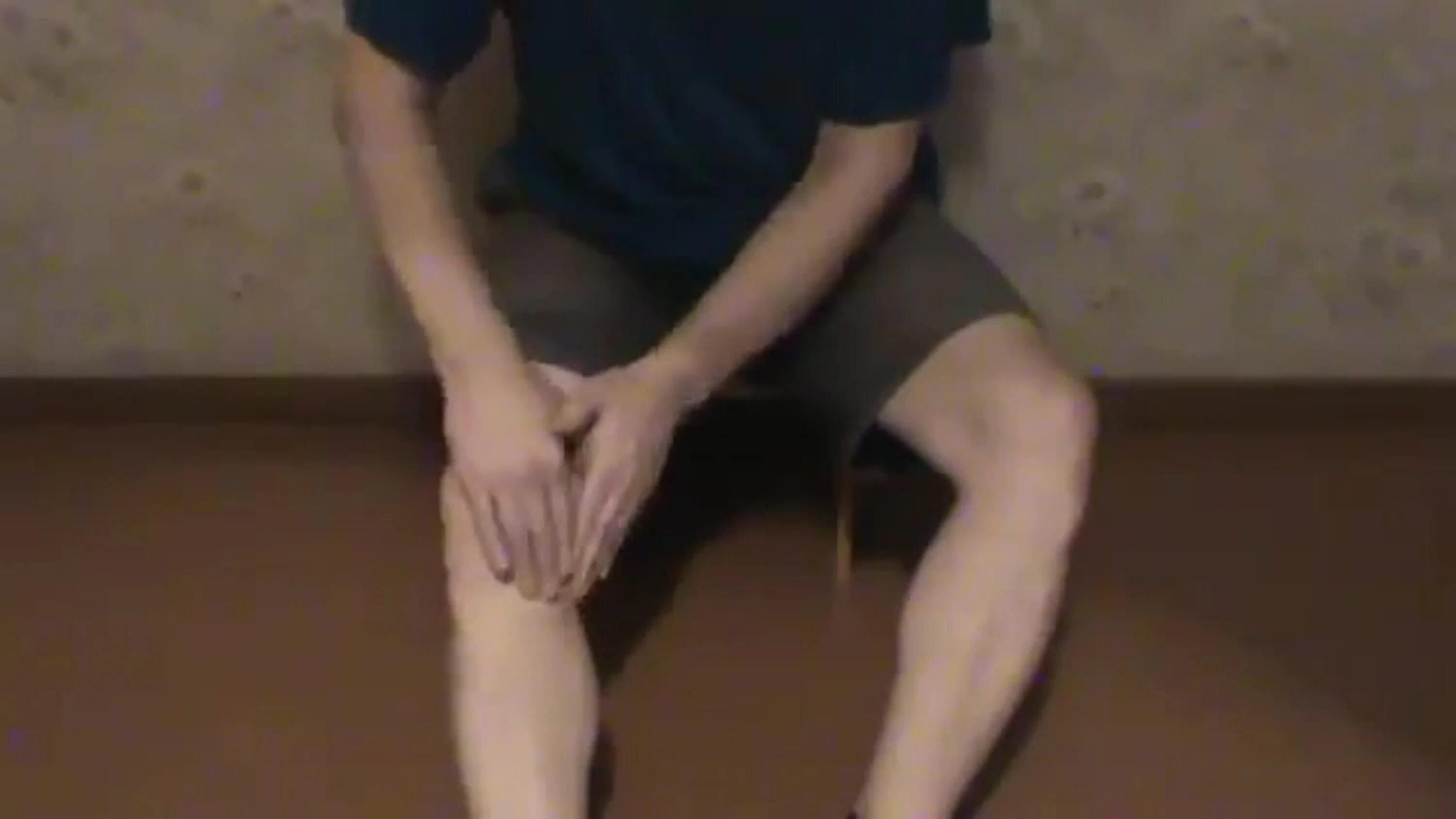 Самомассаж колена. Массаж коленного сустава. Самомассаж суставов. Артроз коленного сустава самомассаж.