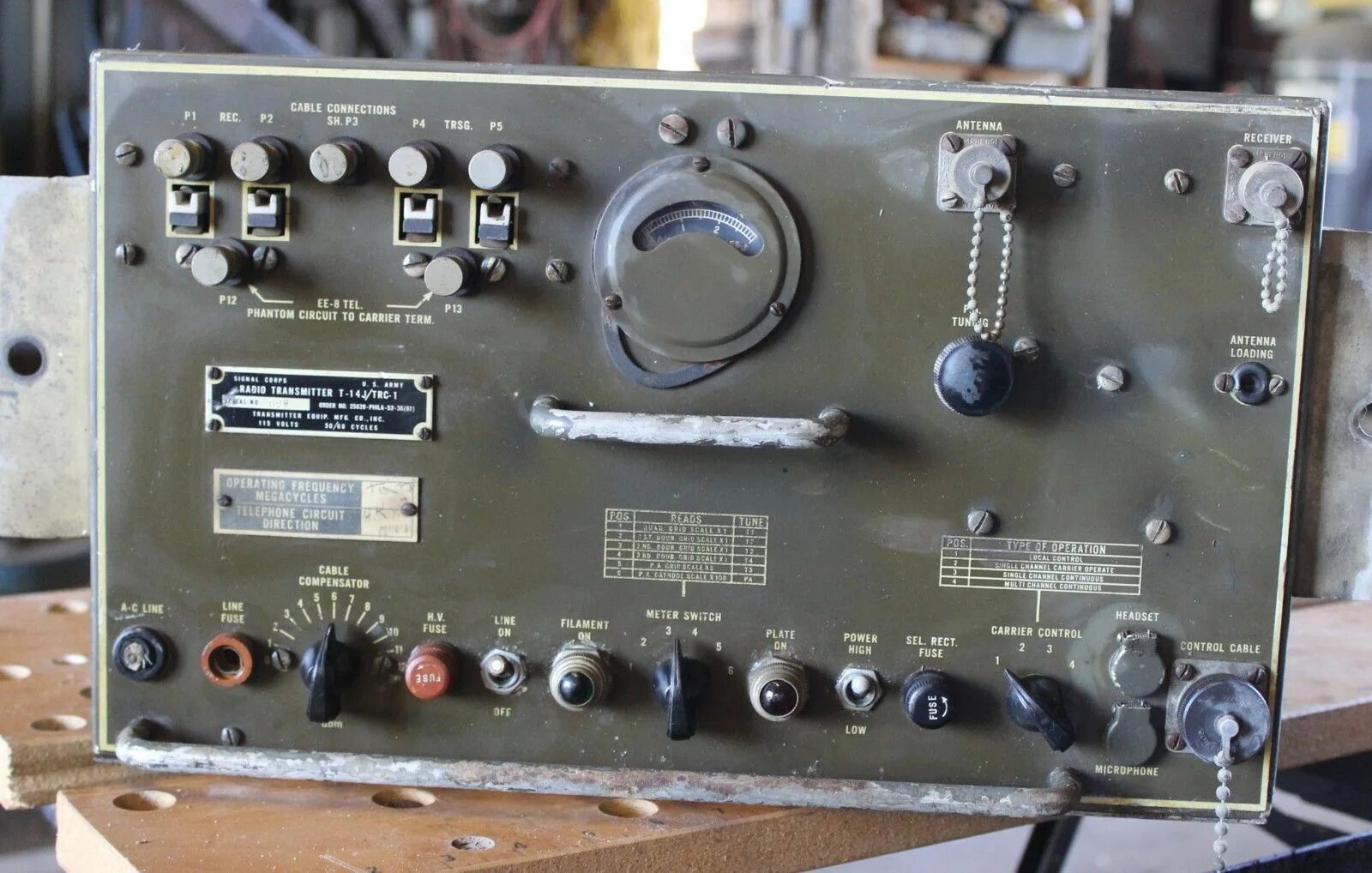 Radio transmitting. Radio transmitter. трансмиттер т-53. radio vintage military. nyc receiver r-60 transmitter t-60.