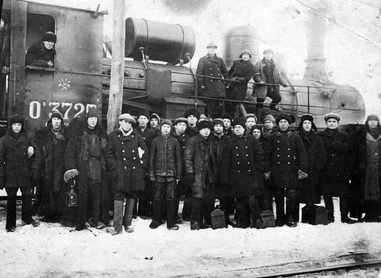 Поезда через елец. Елец 1930. железная дорога елец. паровоз 0-4-0. елец депо паровоз.