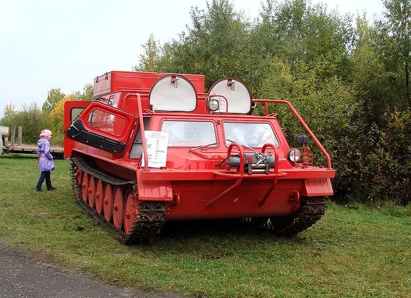 Пожарный вездеход. Hagglunds bv-206 мчс. Спм специальная гусеничная пожарная машина. Пожарный вездеход. Лесопожарный агрегат лпа-521.