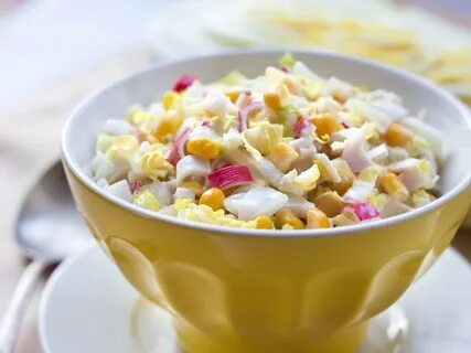 Крабовый салат с китайской капустой и кукурузой