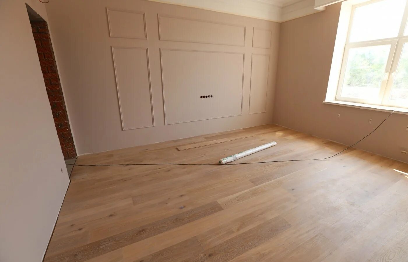 укладка пола в хрущевке. демонтаж ламината. деревянные перекрытия в квартире. старые деревянные перекрытия. пол из фанеры в квартире.