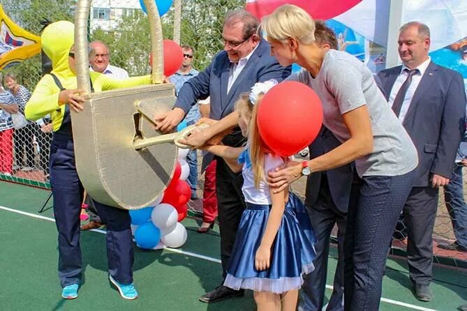 Сценарий открытия чемпионата. Открытие спортплощадки в детском саду. Открытие спортивной площадки. Открытие спортивной площадки в школе. Праздник открытие спортивной площадки.