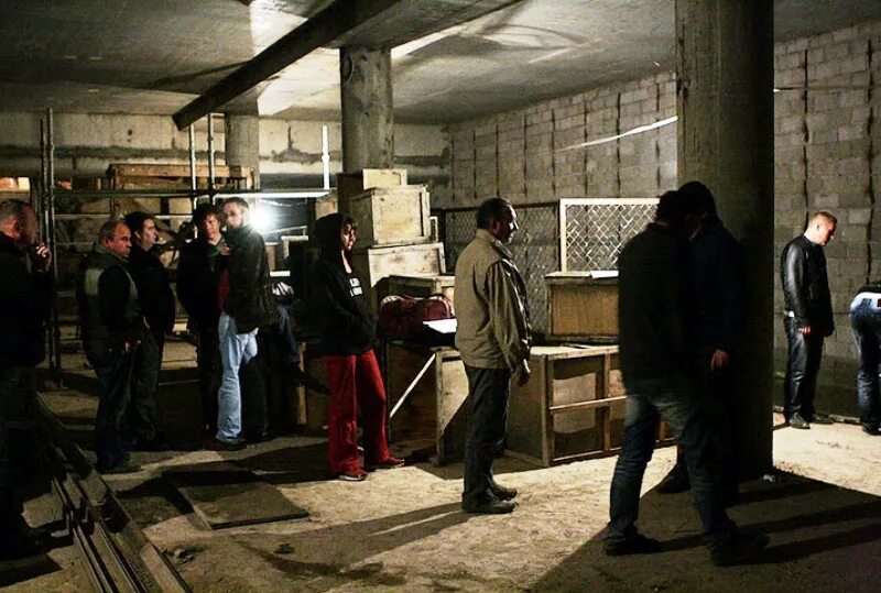 съемки в метрополитене. метро снимали в самаре. станция метро садовая москва. метро фильм 2012 катастрофа. вода в тоннеле метро.