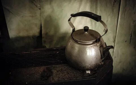 Закопченный чайник